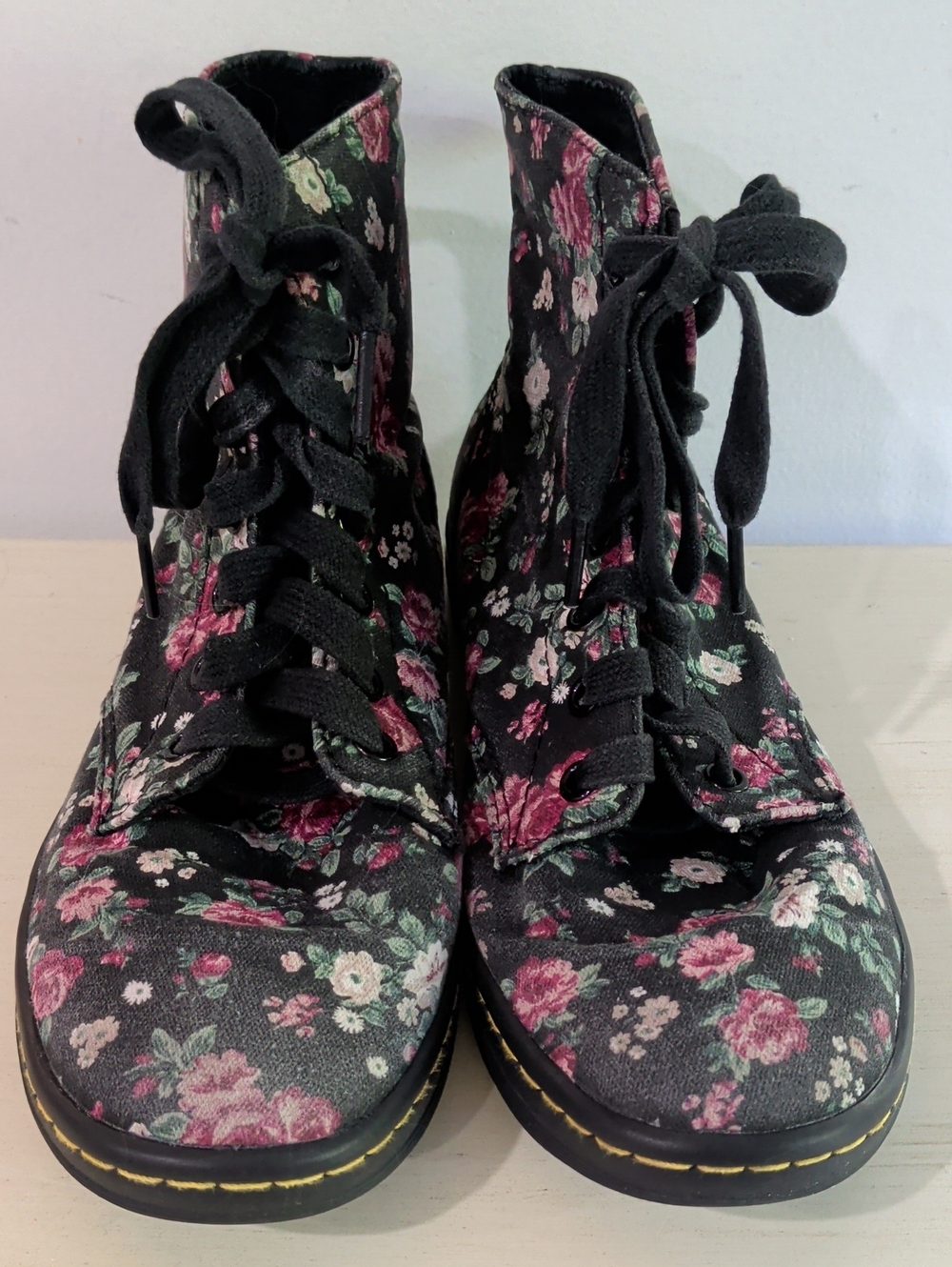 Dr. Martens Black Floral Canvas Lace-Up Ankle Boots Size 6
